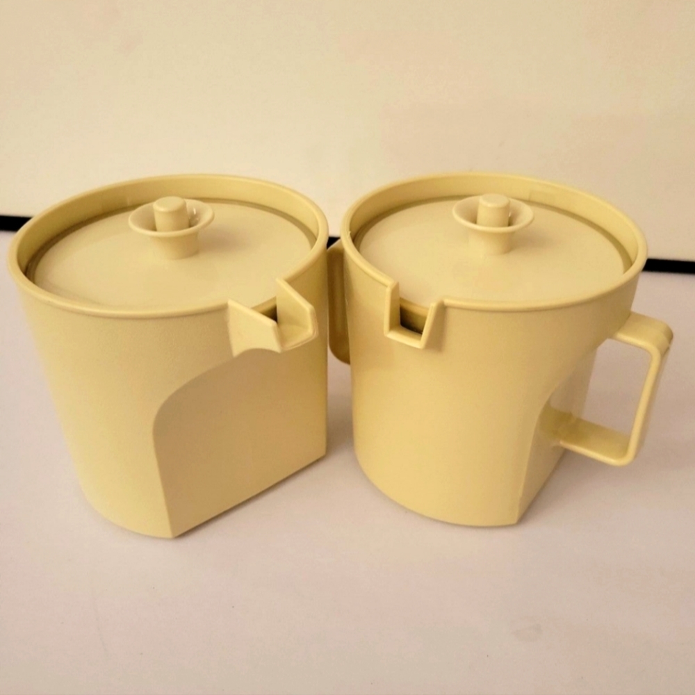 Vintage Tupperware Sugar and Creamer Set